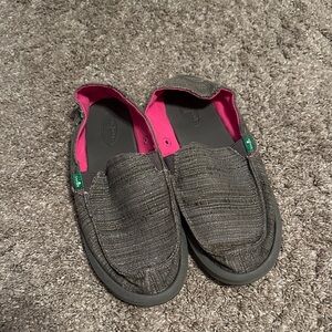 Sanuk Gray Slip-On with Pink Lining